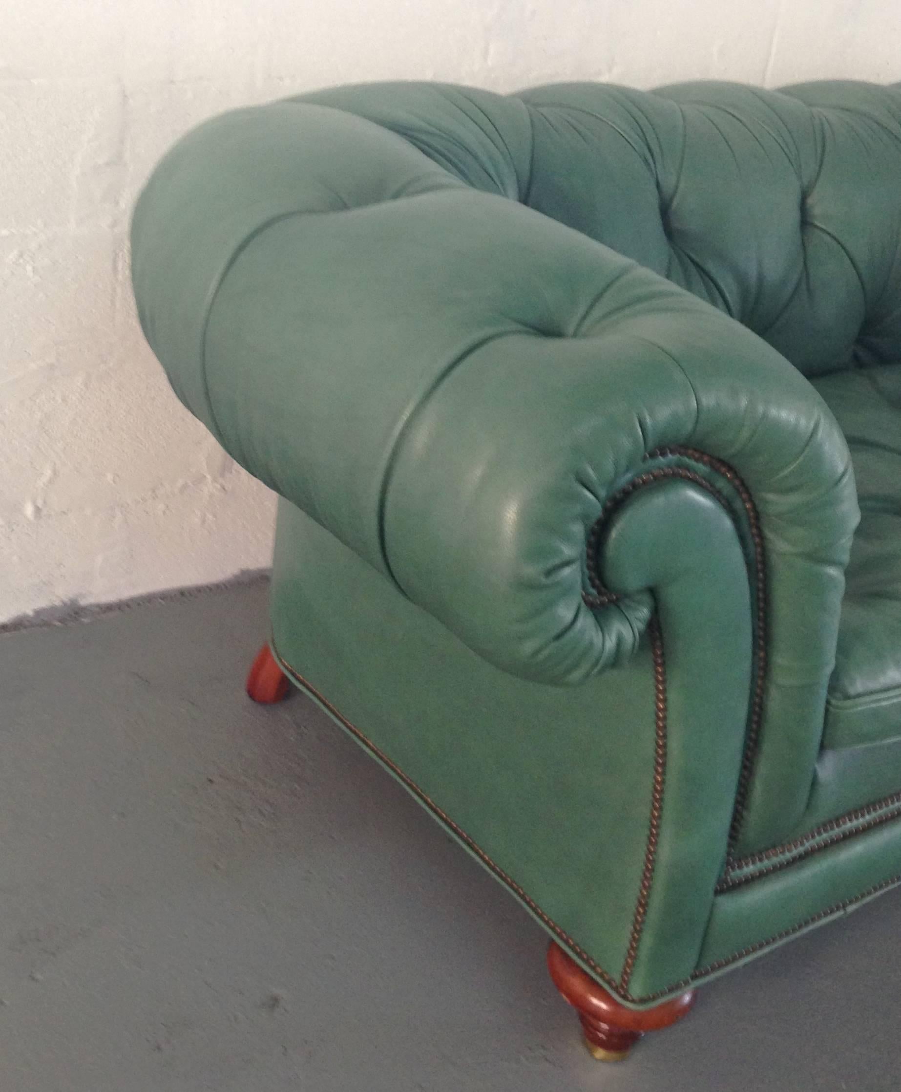 American English Green Vintage Leather Chesterfied Sofa