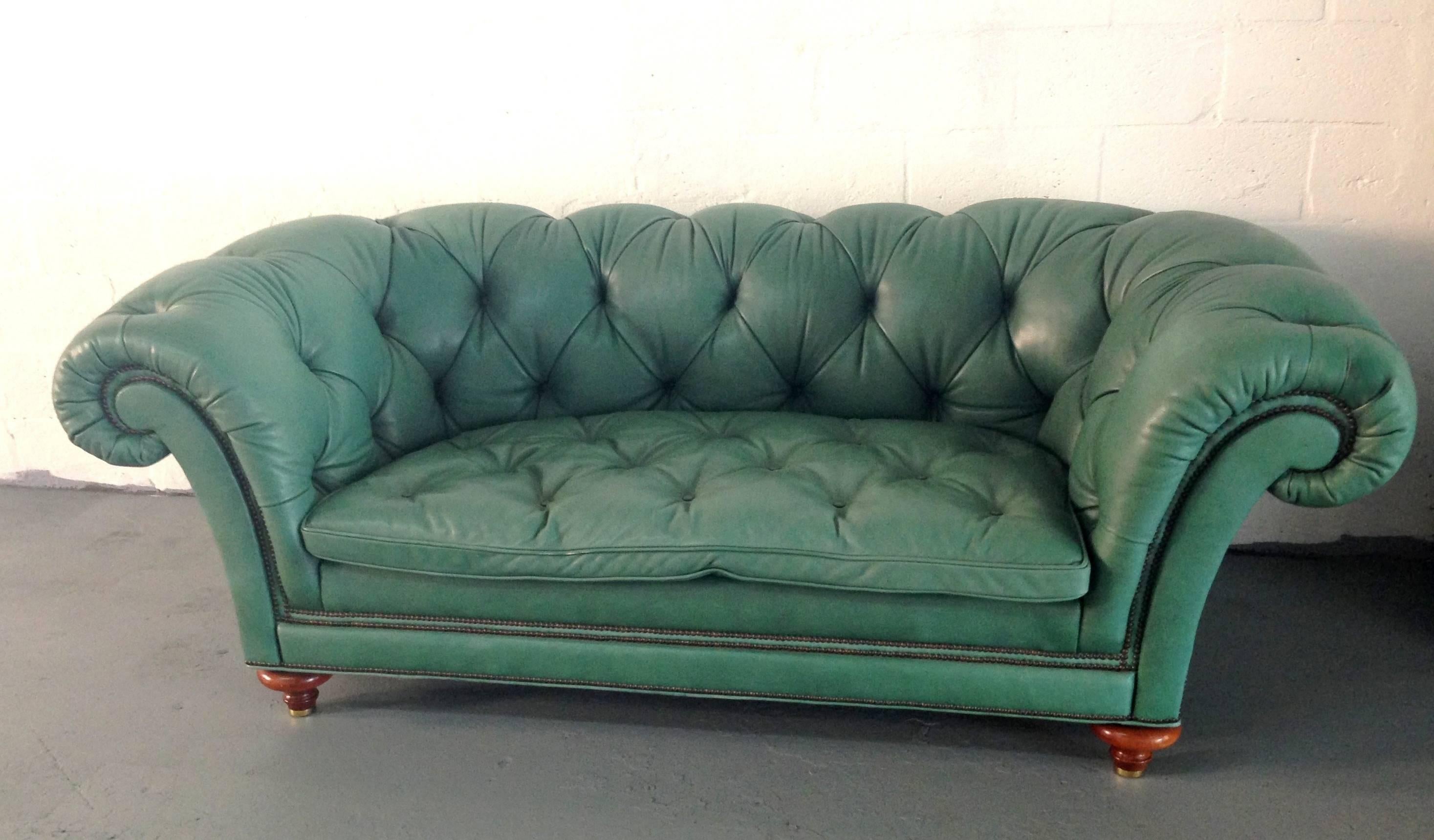 English Green Vintage Leather Chesterfied Sofa 1