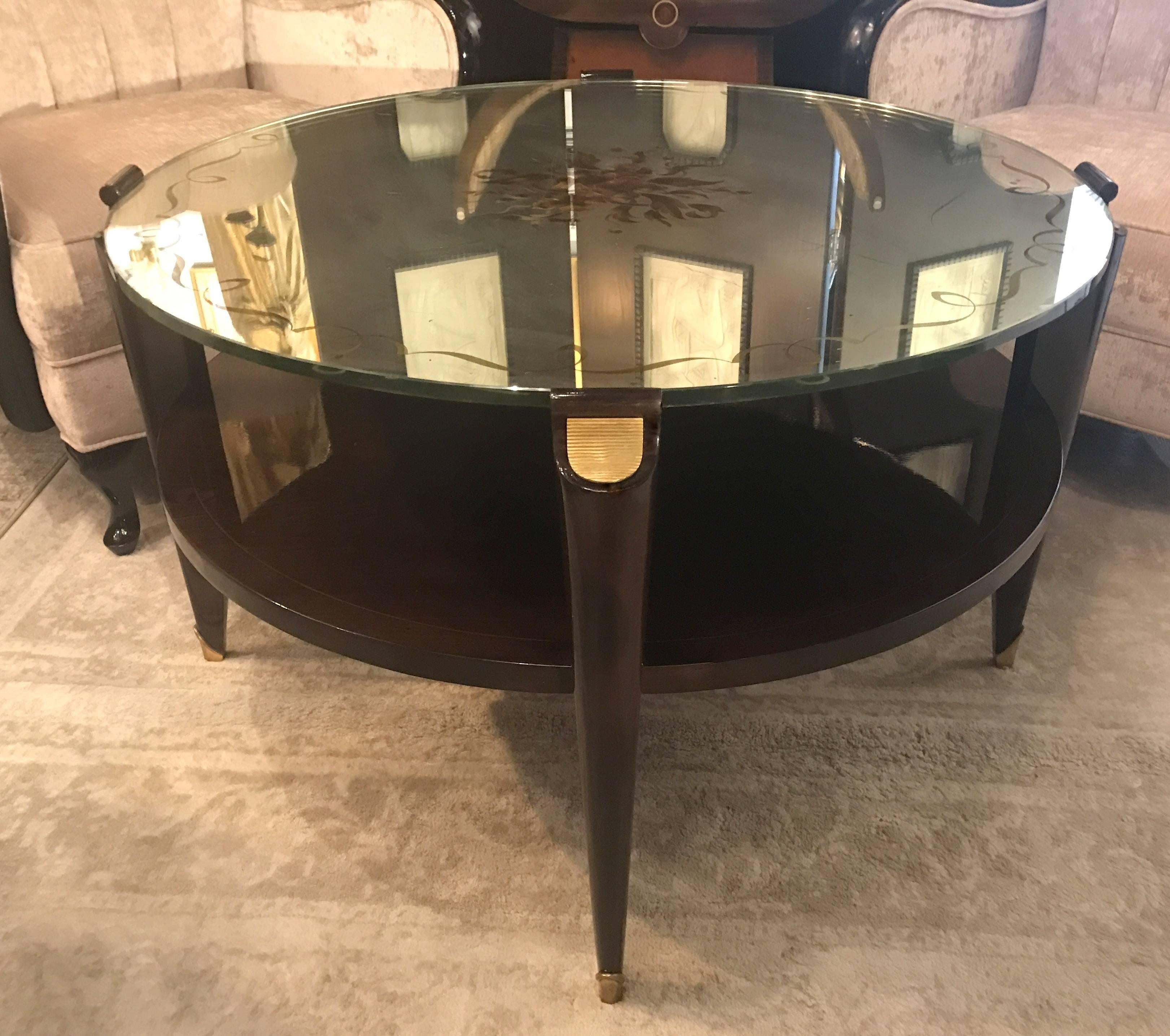 Poli Table basse Art Déco française en bois exotique avec plateau en miroir églomisé en vente