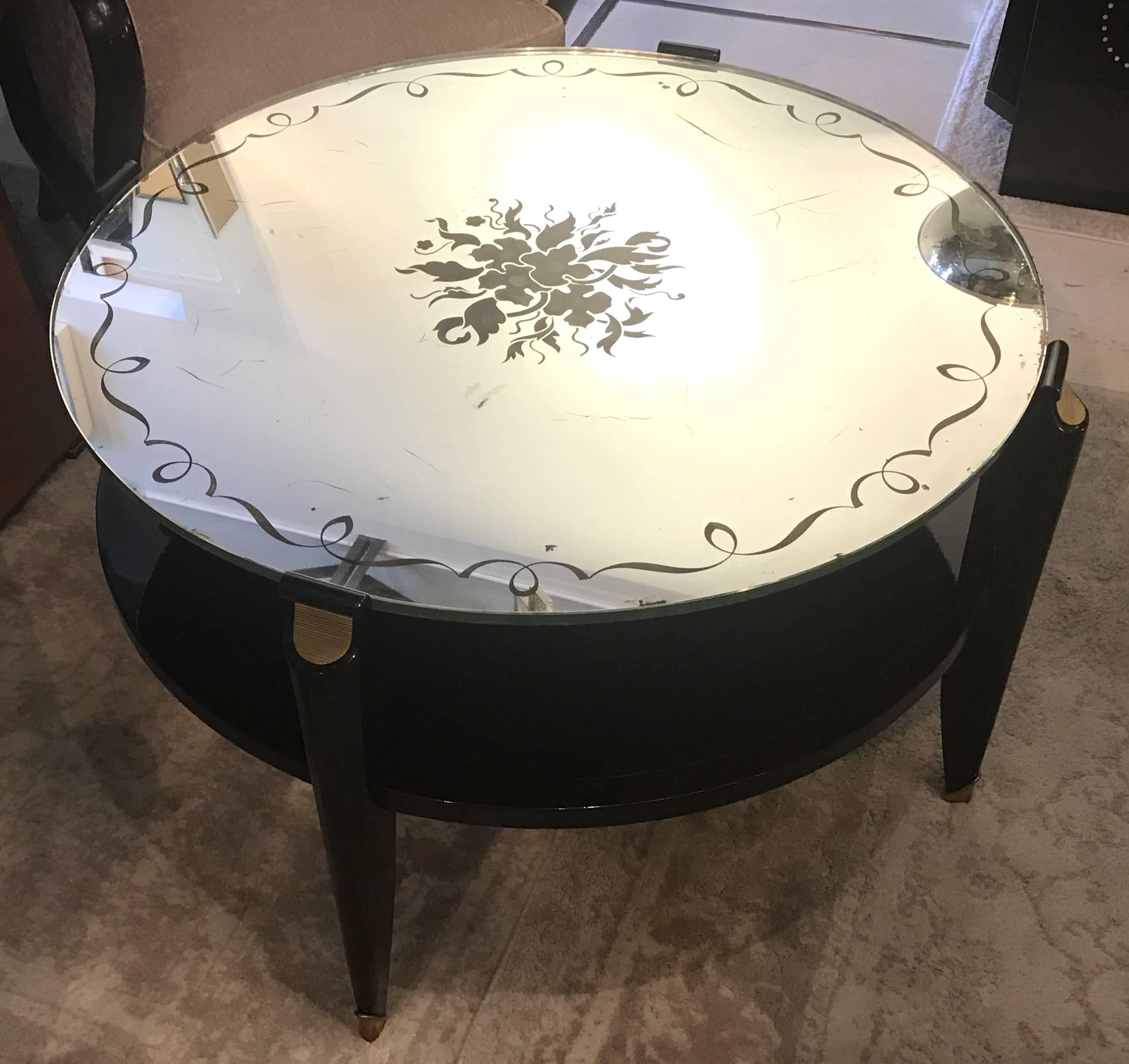 Table basse Art Déco française en bois exotique avec plateau en miroir églomisé Bon état - En vente à Miami, FL