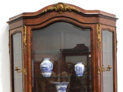 Außergewöhnliche französische Vitrine aus Königsholz aus dem 19. Jahrhundert, um 1890