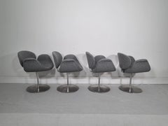 Lot de quatre fauteuils pivotants Artifort « Tulip » signés Pierre Paulin, en laine grise