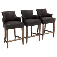 Set di 3 sgabelli da bar Paris Carver in pelle marrone Java Café e struttura in legno massello
