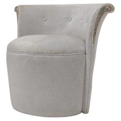 Pouf Christopher Guy Devonshire con schienale basso, rivestito in ciniglia di seta color crema