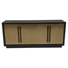 Credenza Laing Designer con finitura nera e ottone