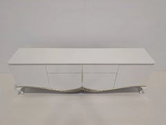 Buffet design « Christopher Guy Harper » en laque blanche et feuille d'argent