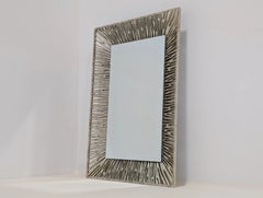 Espejo de diseño contemporáneo de Christopher Guy con pan de plata italiano