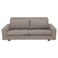 Minotti Newport – italienisches Designersofa in der Polsterfarbe „Stone Beige“