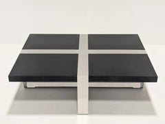 Amboan Samara Designer-Couchtisch aus lackiertem Holz und poliertem Chrom