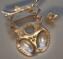 Rare Palais Royal-Style Gilt-Bronze Inkstand with Mother-of-Pearl Trinket Dishes