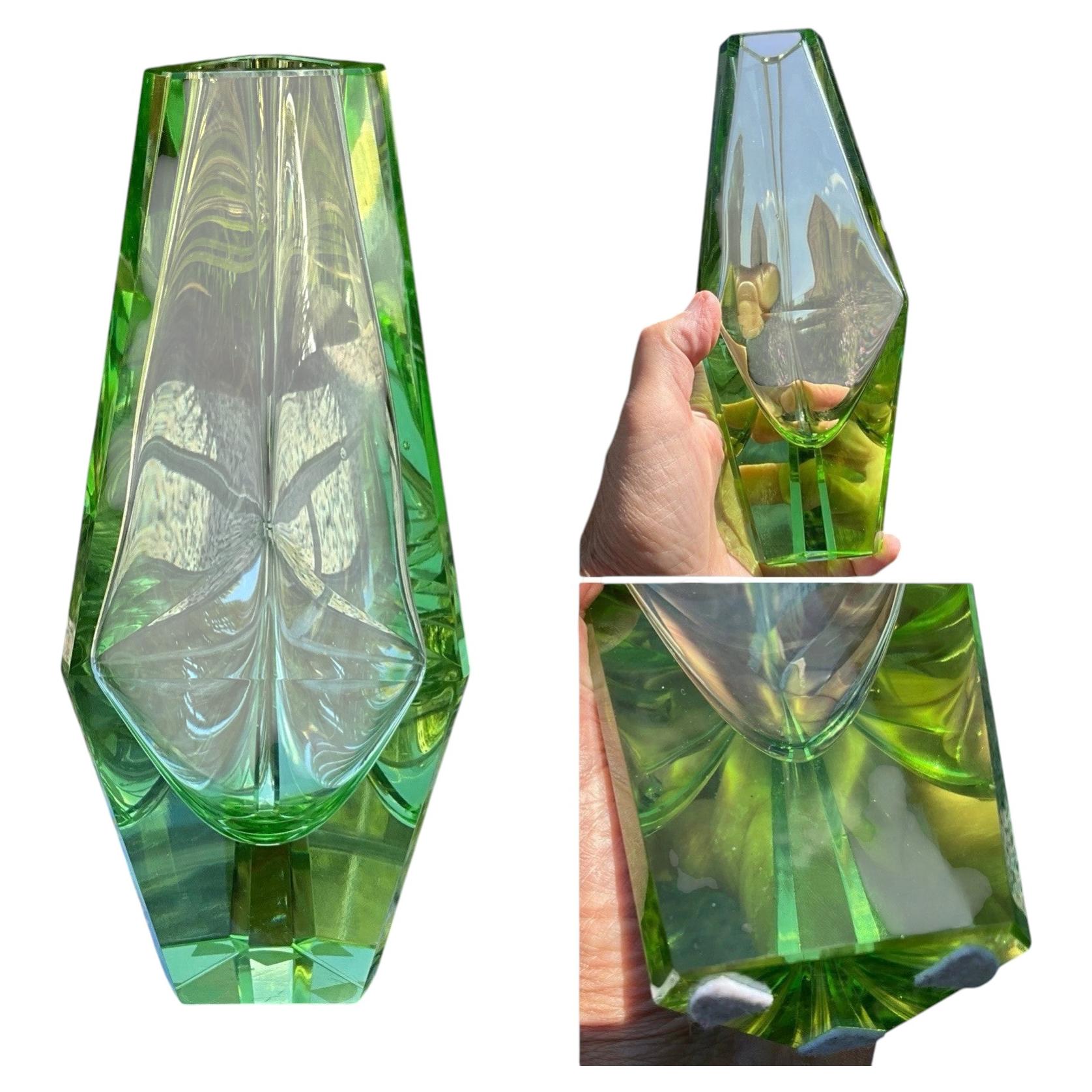 Att. Bucella Cristalli Murano Green Triangular Faceted Art Glass Vase ca. 1965 For Sale