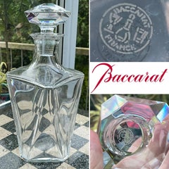 Decantador de whisky modernista geométrico de cristal facetado «Baccarat Martell» de 9,5 pulgadas, firmado