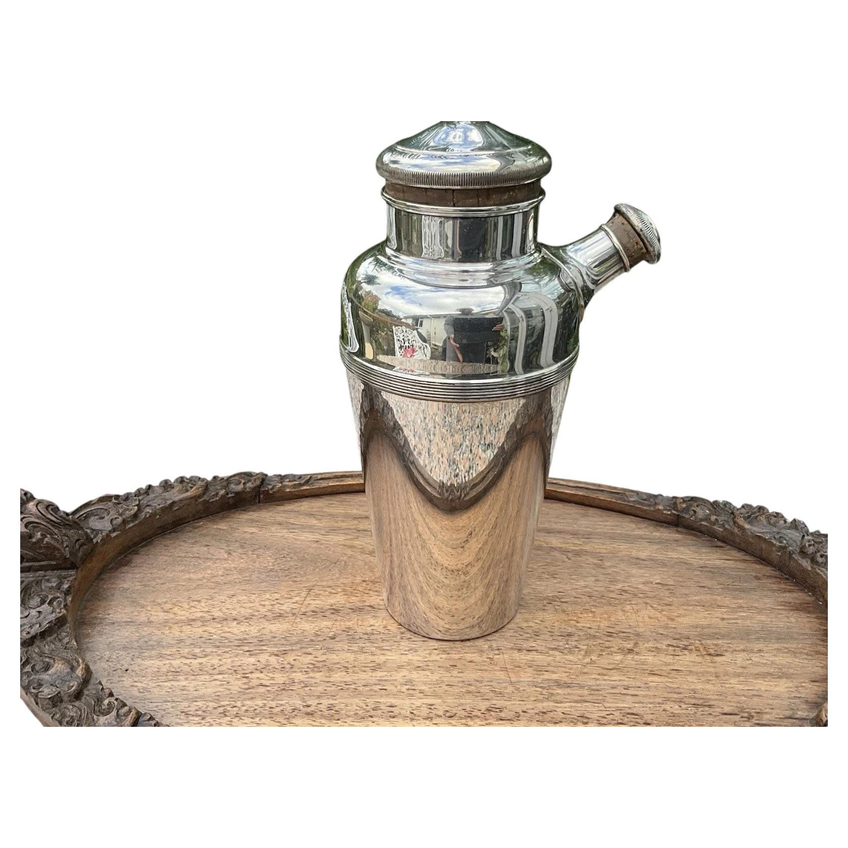 Shaker à cocktail vintage en métal argenté « William Suckling & Son » des années 1930, 9"