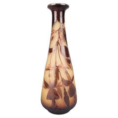 Fuchsiafarbene Vase aus französischem Kameo-Glas von Paul Nicolas D’Argental, um 1920–1925