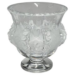 Jarrón vintage de cristal esmerilado «Dampierre» de Lalique, diseñado por Marc Lalique