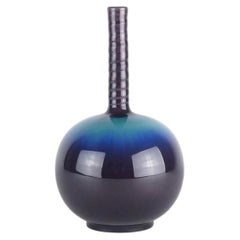 Tokuda Yasokichi III Japanese Kutani Saiyu Glazed Porcelain Vase, circa 1980s