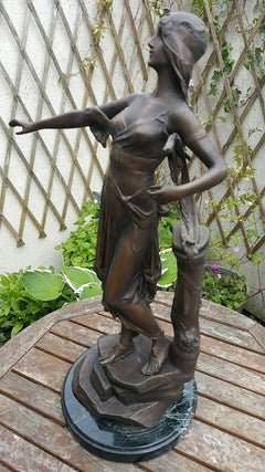 Édouard Drouot, statue en bronze française « Muse à la lyre », représentant une femme tenant une harpe, vers 1890