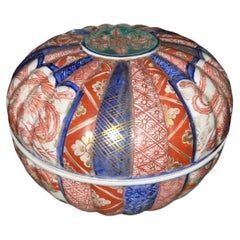 Antique Japanese Imari Kenjo Lidded Chrysanthemum Bowl, Edo Period, circa 1860