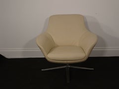 Walter Knoll Oscar Luxury Swivel Armchair in Pristine Cream Leather