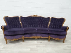 French Baroque Carved Wood Curved Sofa in Sumptuous Lilac Velvet