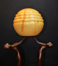 Lampe de table Art déco française représentant une danseuse, avec socle en marbre et globe en verre, 1930