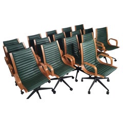 Nein Kämper Ingmar Contemporary Swivel Chair in Luxurious Green Leather