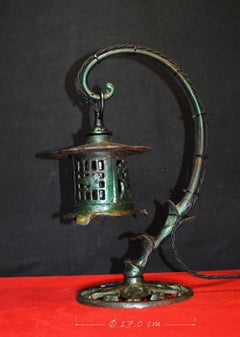 Edwardian Art Nouveau Brass Table Lamp with Hand-Moulded Glass Shade, circa 1910