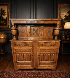 Antique Carved Quarter-Sawn Oak Sideboard Dresser, Arts & Crafts Style