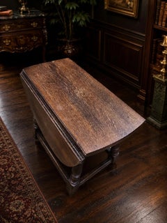 Vintage English Oak Rotating Drop-Leaf Coffee Table with Turned Legs
