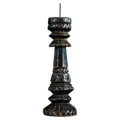 Chandelier ancien en bois sculpté, avec décor doré et peint, vers 1900