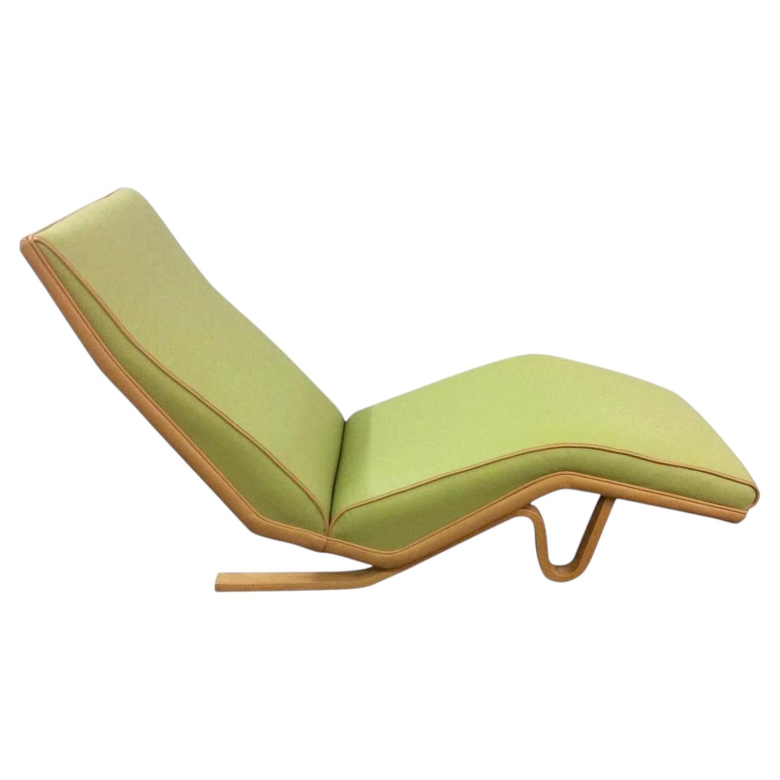 Andrew J. Milne British Mid-Century Leather Chaise Lounge, circa 1950 For Sale