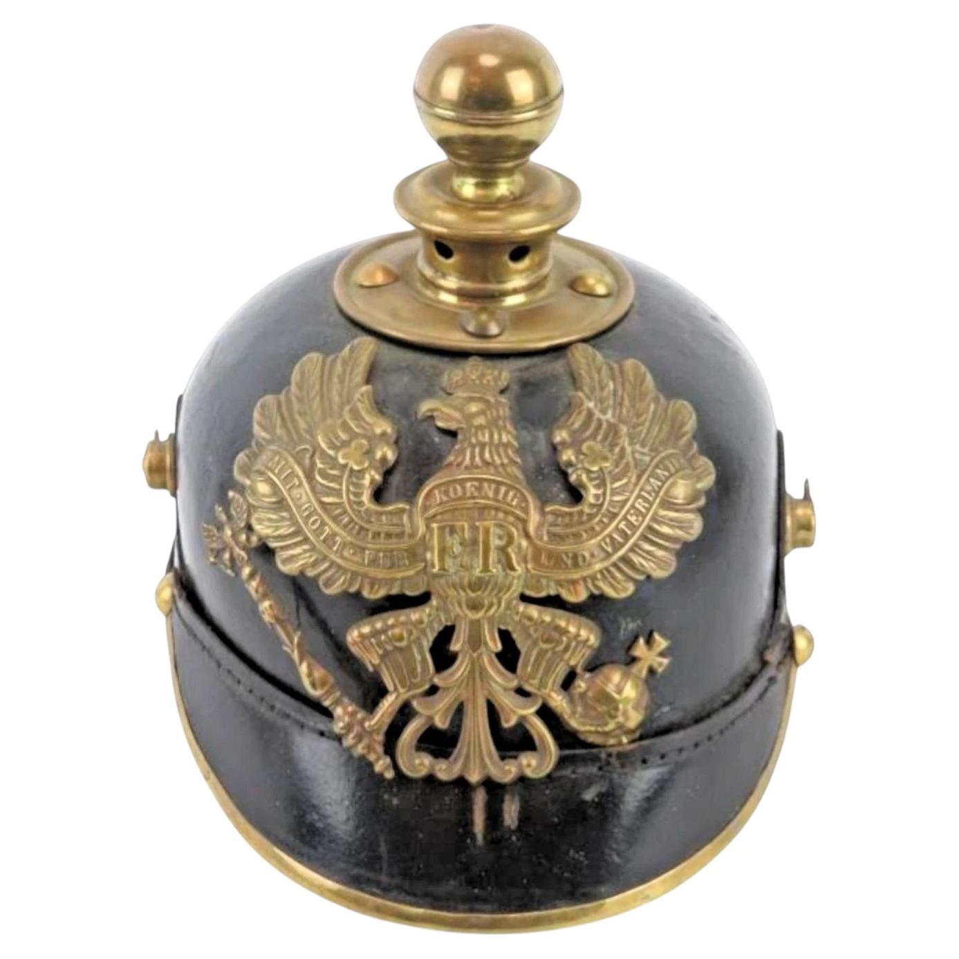 Casque prussien allemand de la Première Guerre mondiale, type M1895, « Pickelhaube » (casque à pointe) de l'artillerie en vente
