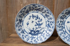Par de platos antiguos de porcelana pintados a mano, del periodo Kangxi en China, alrededor del año 1700