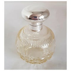 Antike Parfümflasche aus Sterlingsilber mit Kristallschliff aus der Zeit Georgs V., Birmingham 1921