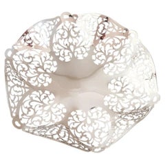 Wheeldon Brothers Sterling Silver Cake / Fruit Stand, Sheffield 1974
