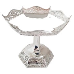 Antique Walker & Hall Sterling Silver Cake Stand or Compôtier, Sheffield 1911