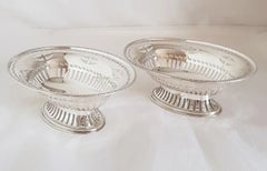 Pair of William Comyns Sterling Silver Bon Bon / Trinket Dishes, 1925–1927