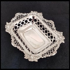 William Comyns & Sons Victorian Sterling Silver Trinket Dish, London 1899