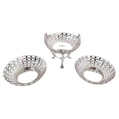 Plats de table anciens en argent massif de style édouardien, 1906-1907