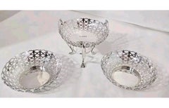 Plats de table anciens en argent massif de style édouardien, 1906-1907
