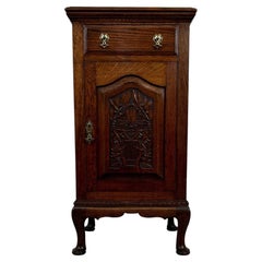 Fine Early 20th Century Antique English Oak Cabinet