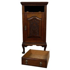 Fine Early 20th Century Antique English Oak Cabinet