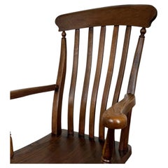 Magnifique fauteuil Windsor antique anglais en orme du XIXe siècle