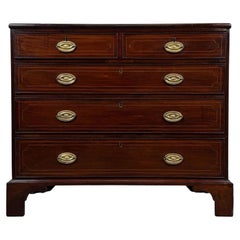 Preciosa cómoda antigua inglesa del siglo XVIII, de caoba, con incrustaciones de madera satinada