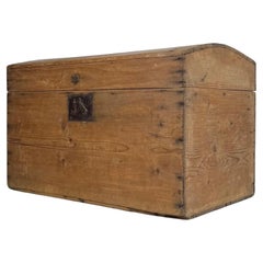 Fine 19th Century Antique English Rustic Pine Dome-Top Storage Trunk
