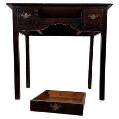 Magnifique bureau ancien en chêne anglais du XVIIIe siècle