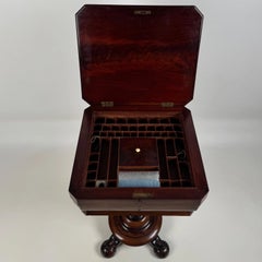 Splendido cofanetto da ricamo inglese d’epoca Regency in mogano del XIX secolo