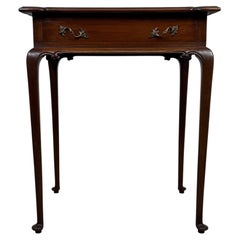 Early 20th Century English Antique Mahogany Side Table with Cabriole Legs