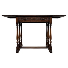 Fine Early 20th Century Antique English Oak Drop-Leaf Side Table