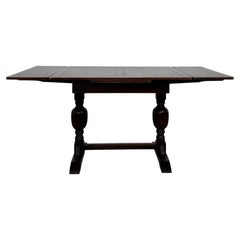 Fine Early 20th Century Antique English Oak Draw-Leaf Dining Table
